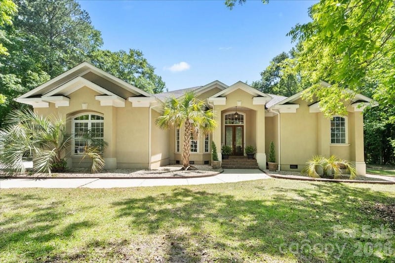 411 Chapman, Chesterfield, SC - 4 beds, 4 baths, 2,629 sqft - $450,000