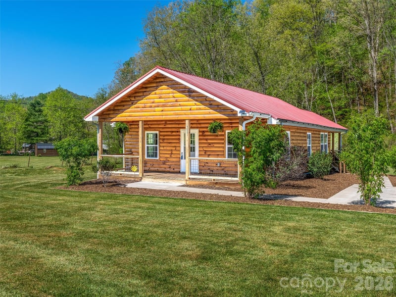 5881 US 23 Highway, Mars Hill, NC - 2 beds, 1 bath, 1,040 sqft - $450,000