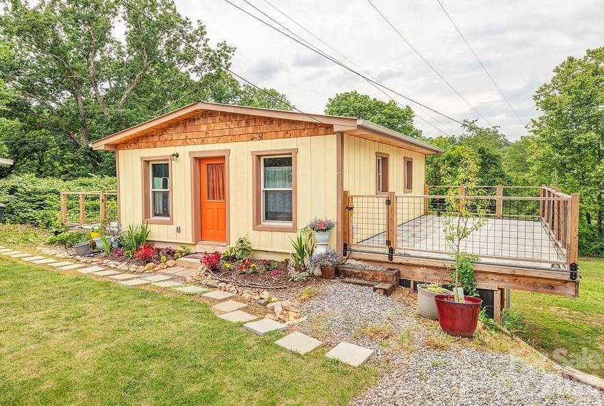 153 Vinewood Circle, Asheville, NC — property listing photo