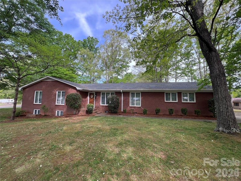 602 Lee, Kings Mountain, NC - 3 beds, 2 baths, 2,339 sqft - $419,900