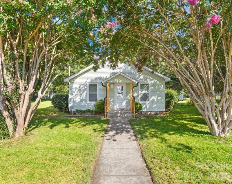 604 Zion, Landis, NC - 3 beds, 1 bath, 832 sqft - $205,000