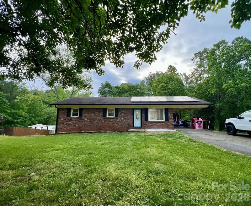 2060 Barringer, Newton, NC - 3 beds, 2 baths, 1,591 sqft - $289,000