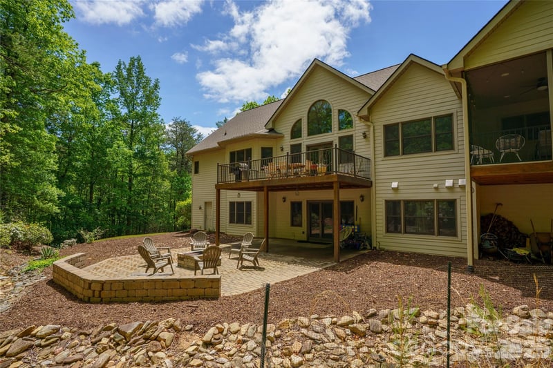 176 Hemlock Lane, Lake Lure, NC - 3 beds, 4.5 baths, 4,160 sqft - $849,000