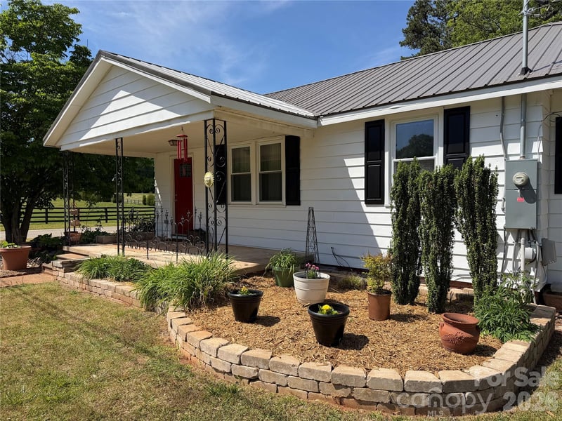1085 Misenheimer, Rockwell, NC - 2 beds, 1 bath, 926 sqft - $179,900