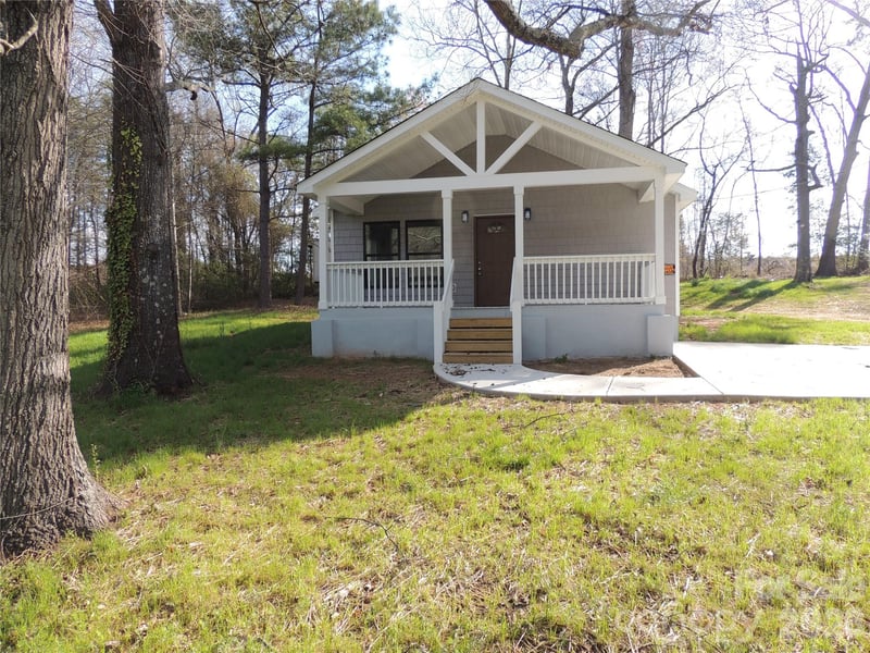 5416 Dallas High Shoals, Dallas, NC - 2 beds, 2 baths, 910 sqft - $210,000