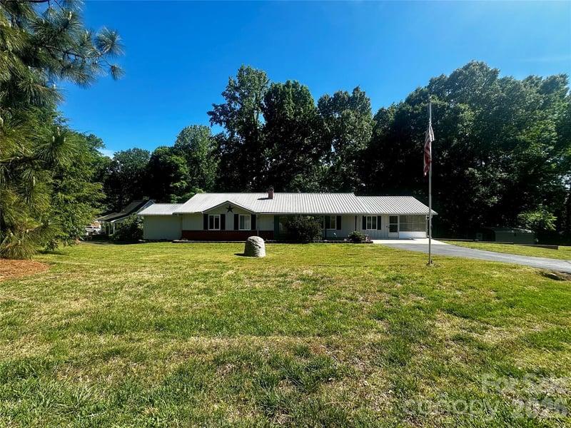 263 Spring Shore Road, Statesville, NC - 3 beds, 3 baths, 2,741 sqft - $410,000