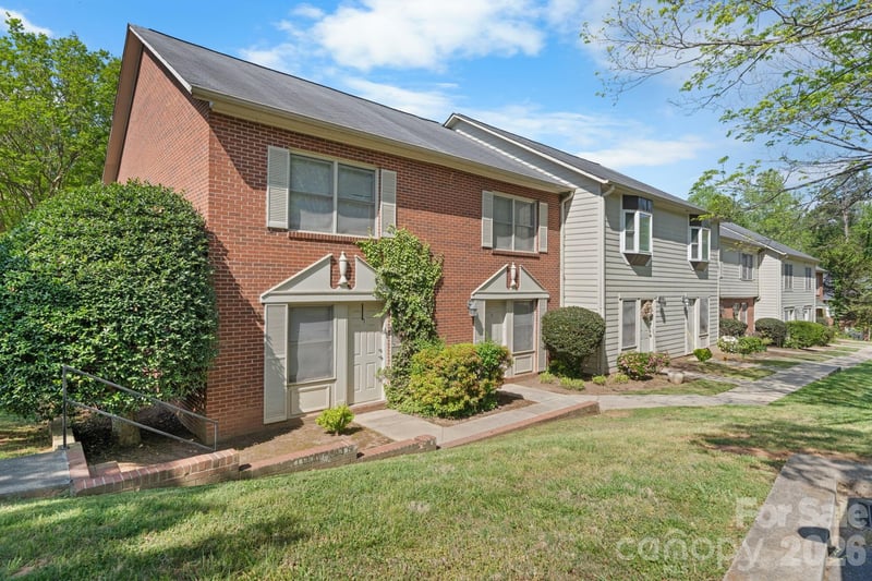 239 13th Avenue Place NW Apt 6, Hickory, NC - 2 beds, 1.5 baths, 1,126 sqft - $189,997