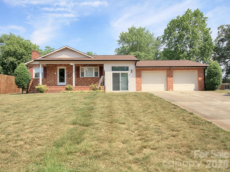 1005 Forest Park Drive, Statesville, NC - 3 beds, 2 baths, 1,401 sqft - $272,500