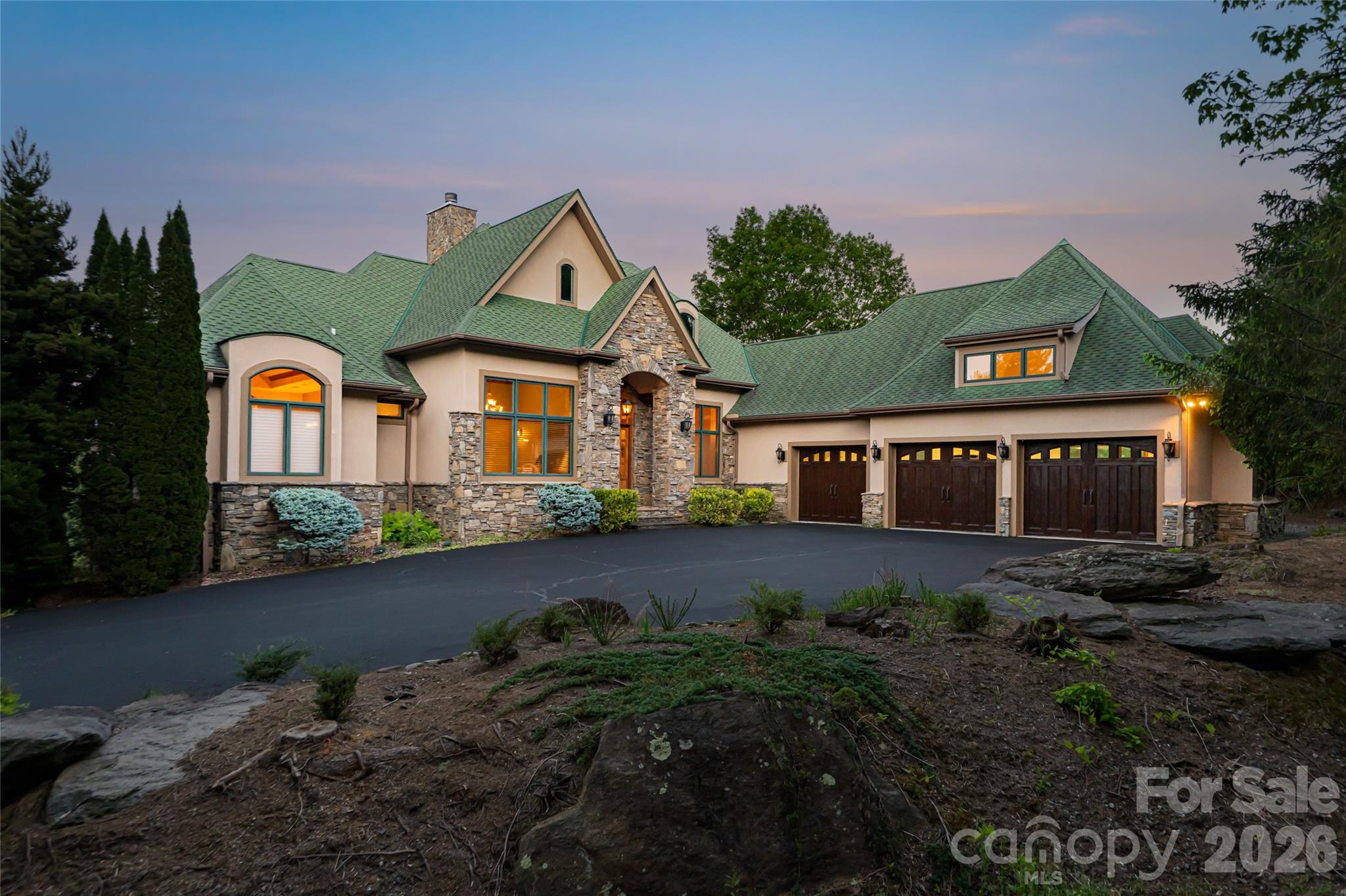326 Summit Drive, Whittier, NC. property listing photo