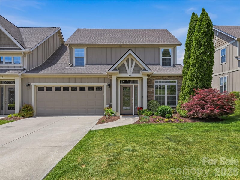 33 Florian Lane, Fletcher, NC - 3 beds, 2.5 baths, 2,358 sqft - $475,000
