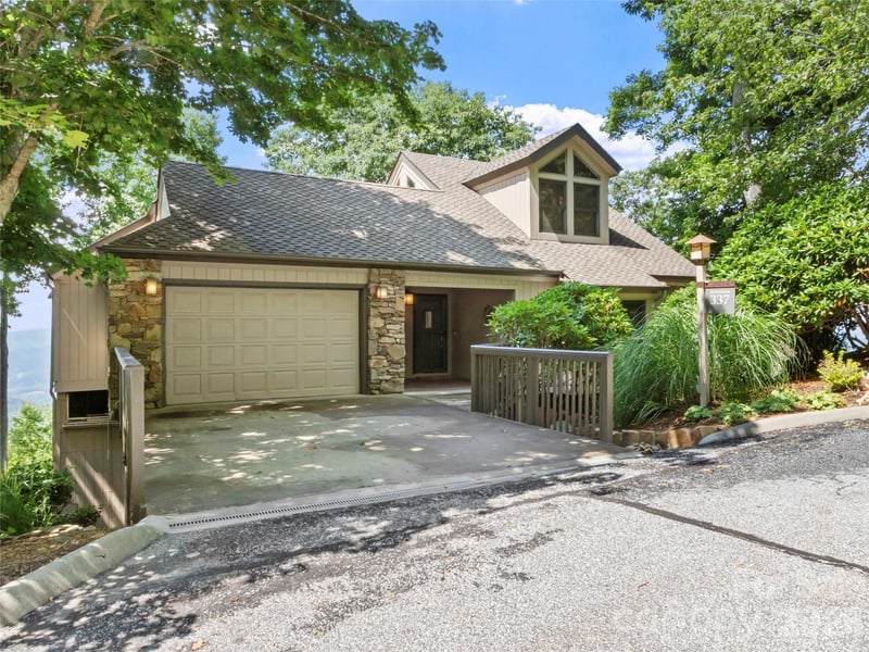 337 Rhododendron Lane, Burnsville, NC - 4 beds, 5 baths, 3,035 sqft - $1,650,000