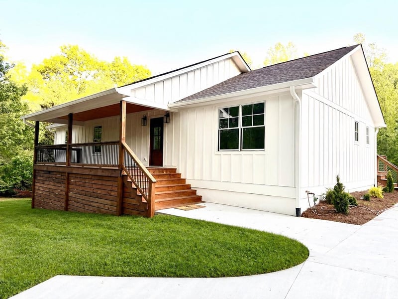 316 Big Raven Lane, Saluda, NC - 3 beds, 3 baths, 3,073 sqft - $809,000