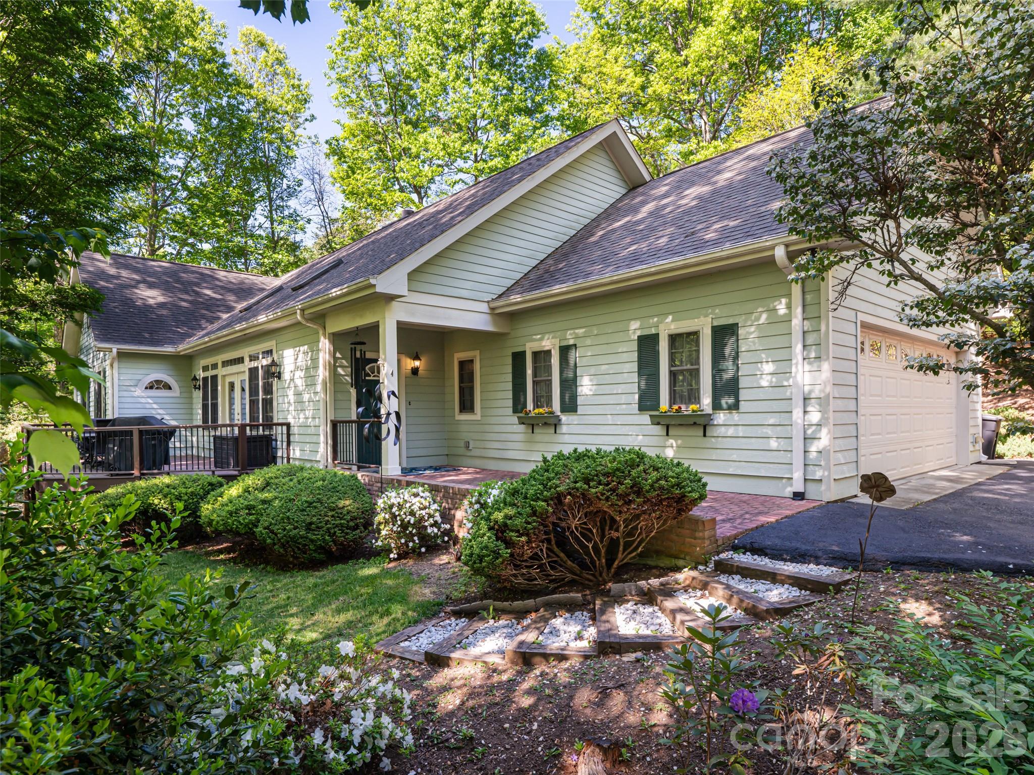4 Dogwood Glen Circle, Etowah, NC. property listing photo
