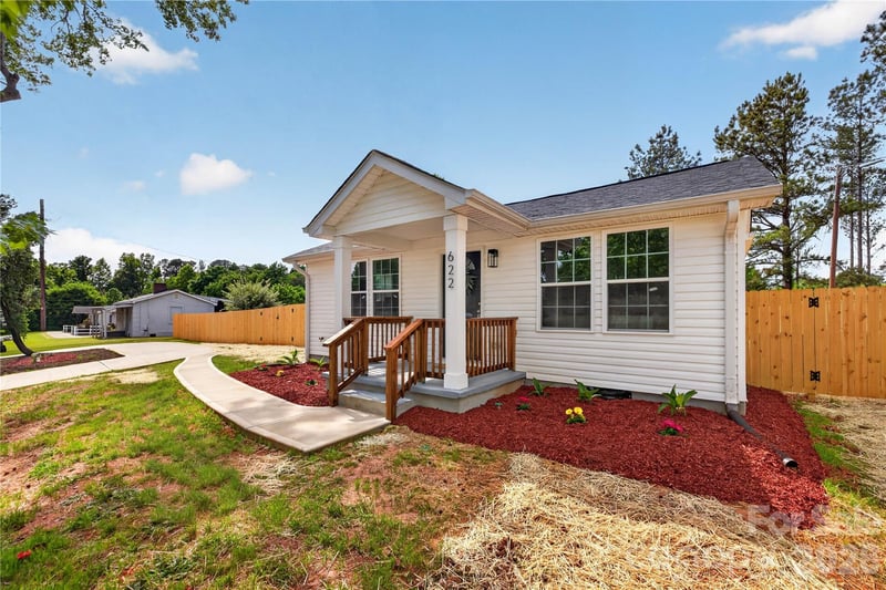 622 Catawba, Mount Holly, NC - 3 beds, 2 baths, 1,234 sqft - $338,000