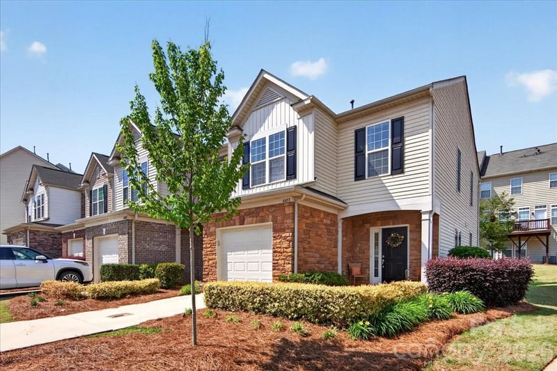 6453 Silver Star Lane, Charlotte, NC - 3 beds, 2.5 baths, 1,537 sqft - $428,000