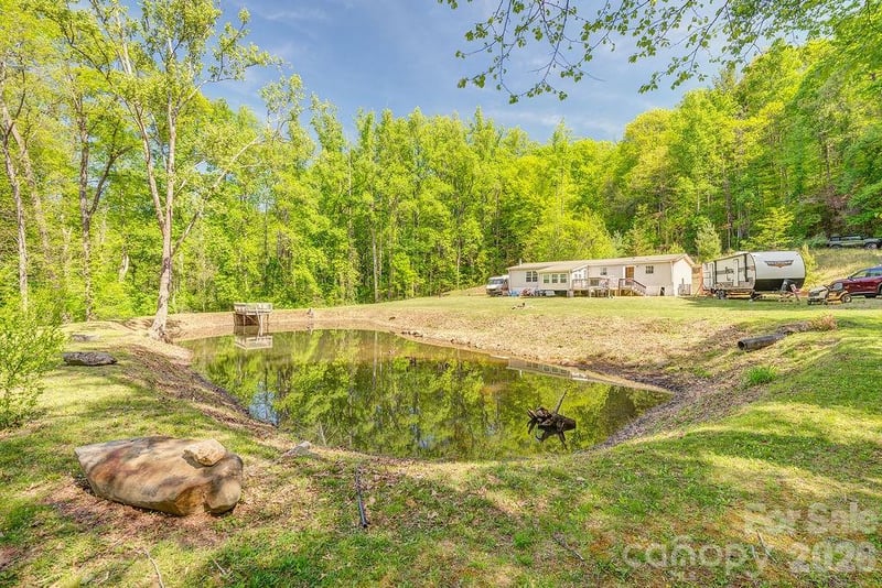 248 Blackberry Inn, Weaverville, NC - 3 beds, 2 baths, 1,586 sqft - $375,000