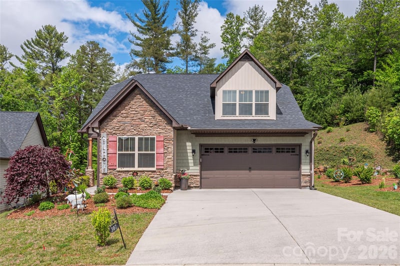 307 Wild Ginger Court Apt 37, Weaverville, NC - 4 beds, 3 baths, 2,412 sqft - $600,000