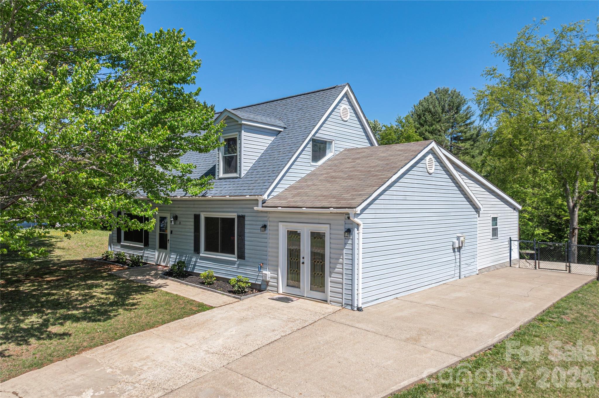 20 Lionel Place, Asheville, NC. property listing photo
