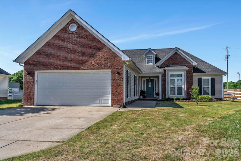 3007 Galena Chase, Indian Trail, NC - 3 beds, 2 baths, 1,594 sqft - $400,000