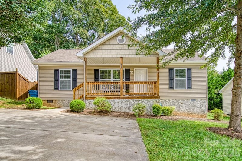 136 Newberry 17, Fletcher, NC - 3 beds, 2 baths, 1,008 sqft - $339,900