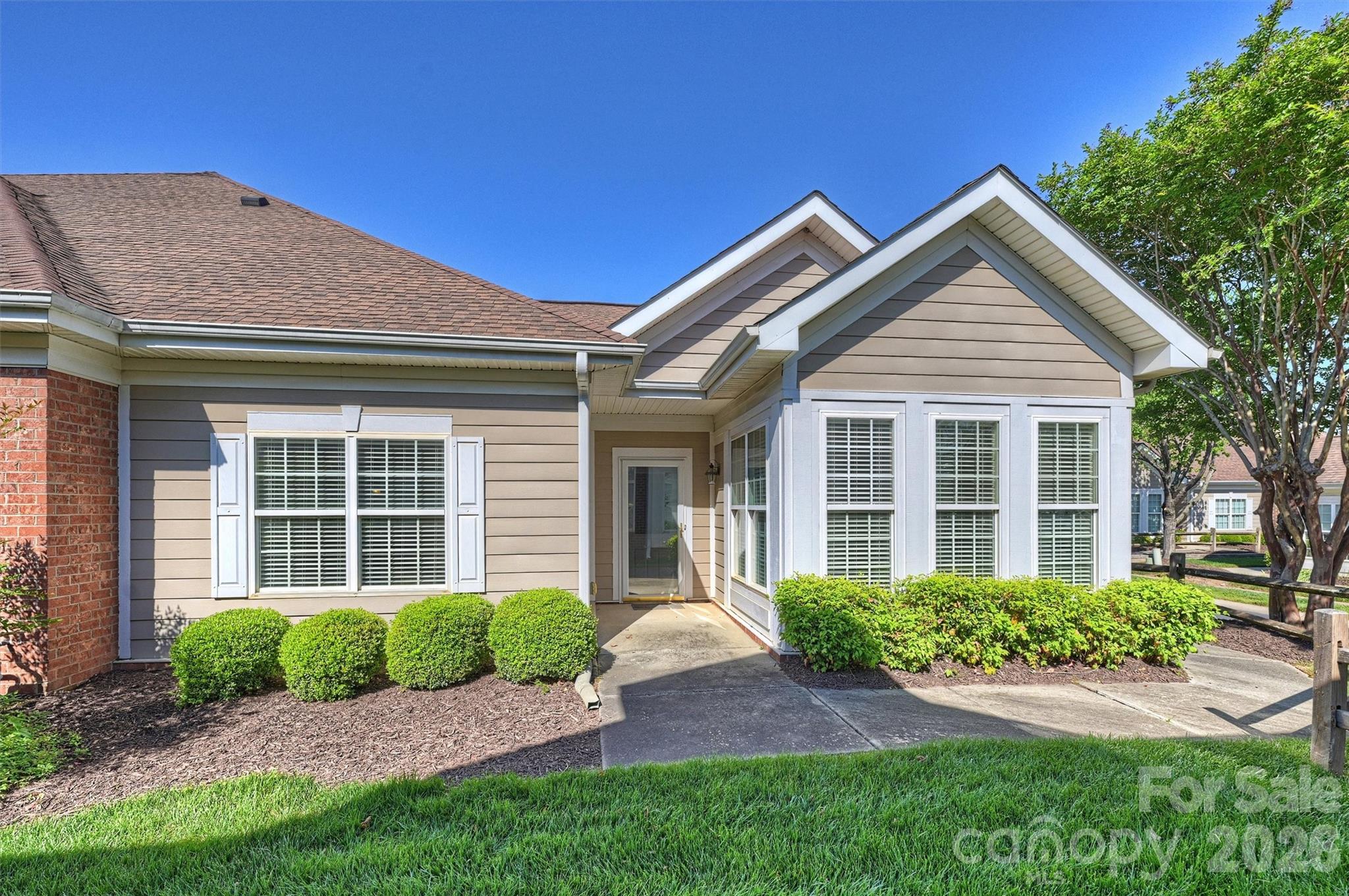 2015 Woodburn, Matthews, NC — property listing photo 1
