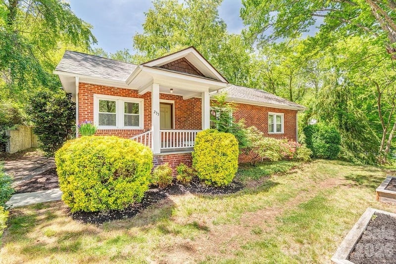 233/231 Fairfax A/B, Asheville, NC - 2 beds, 2 baths, 1,251 sqft - $565,000