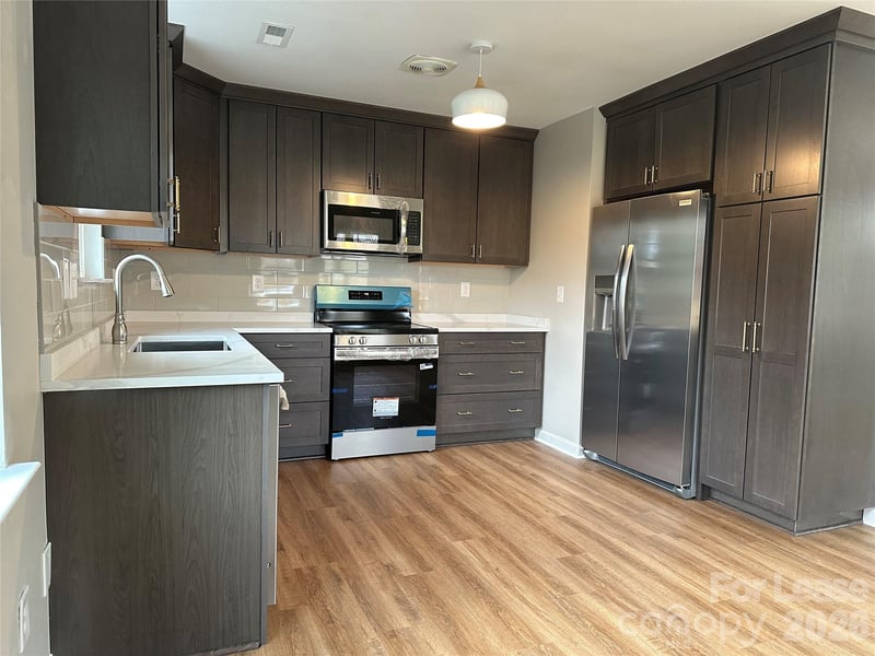 804 Matheson Avenue, Charlotte, NC - 4 beds, 2.5 baths, 1,516 sqft - $2,395