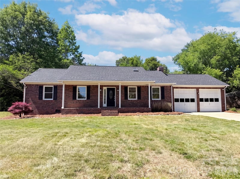 4395 Meadow, Lincolnton, NC - 3 beds, 2 baths, 1,452 sqft - $329,000