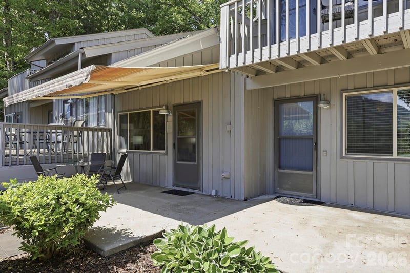 126 Hillside, Lake Lure, NC - 2 beds, 2 baths, 1,647 sqft - $325,000