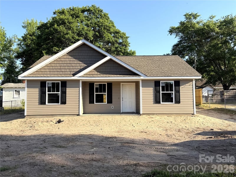 214 3rd, Kershaw, SC - 3 beds, 2 baths, 1,080 sqft - $238,900