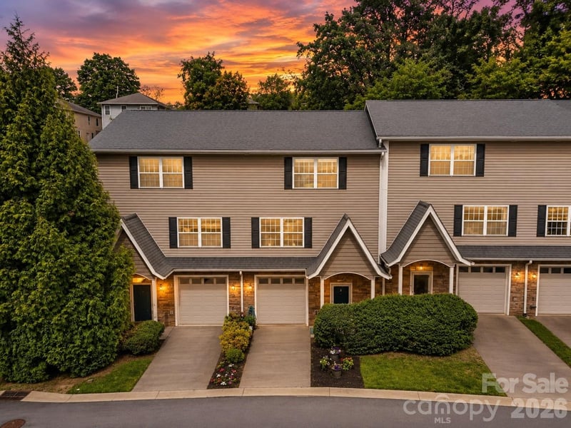 5 Terrace Court, Asheville, NC - 3 beds, 3.5 baths, 1,512 sqft - $339,000