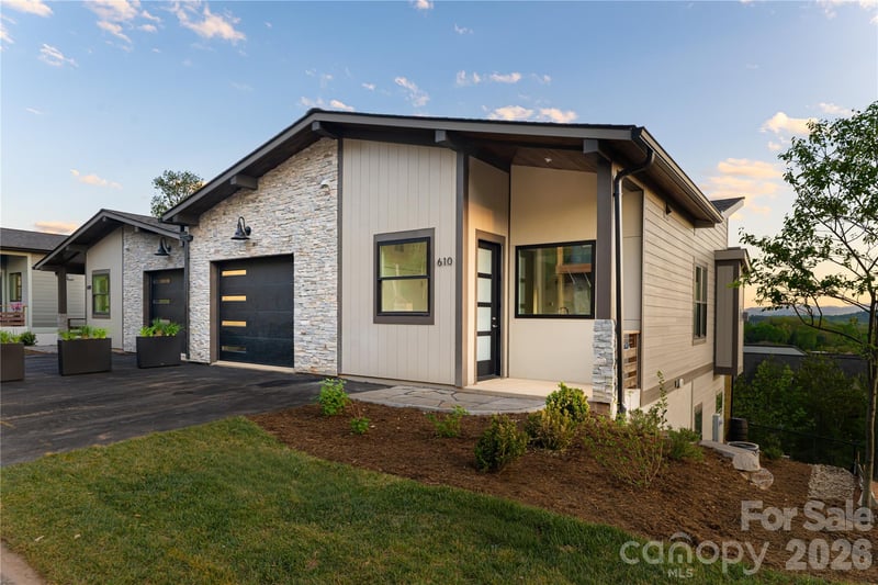 610 Storybook Villas Trail, Asheville, NC - 3 beds, 3.5 baths, 1,852 sqft - $1,165,000