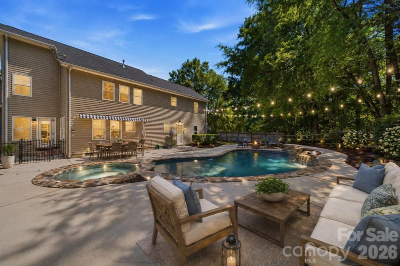 934 Clover Park, Clover, SC - 3 beds, 4 baths, 2,558 sqft - $595,000