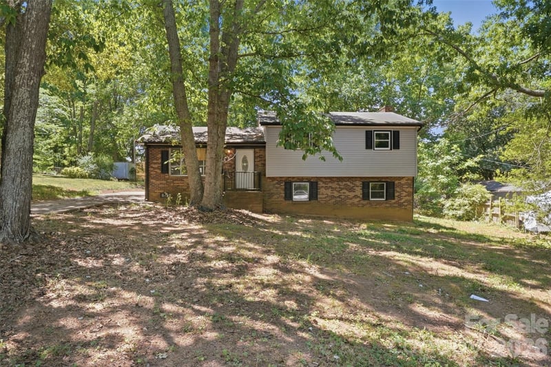 151 Redwood Lane, Gastonia, NC - 3 beds, 2 baths, 1,752 sqft - $189,900