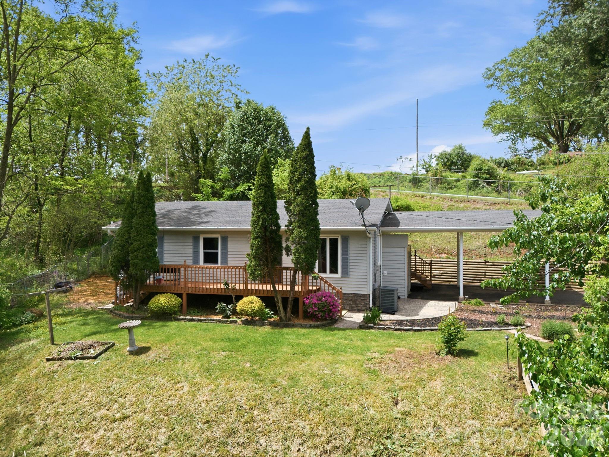959 Oakmont Drive, Canton, NC. property listing photo