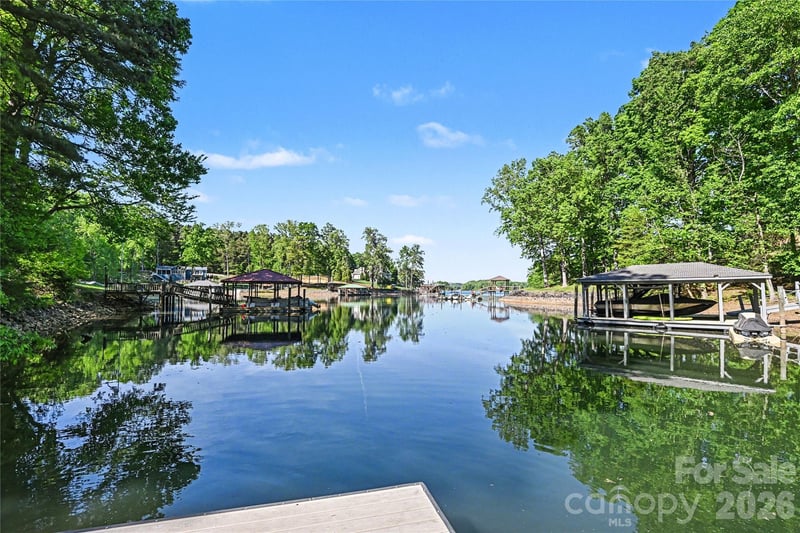 142 Lakeview Shores Loop, Mooresville, NC - 4 beds, 3.5 baths, 3,213 sqft - $2,050,000