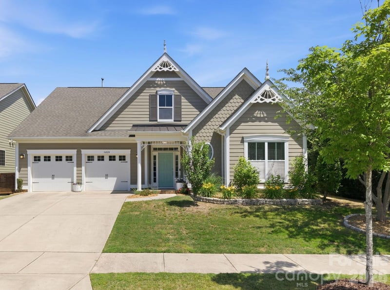 16024 Oxford Glenn Drive, Huntersville, NC - 3 beds, 2 baths, 2,096 sqft - $599,000