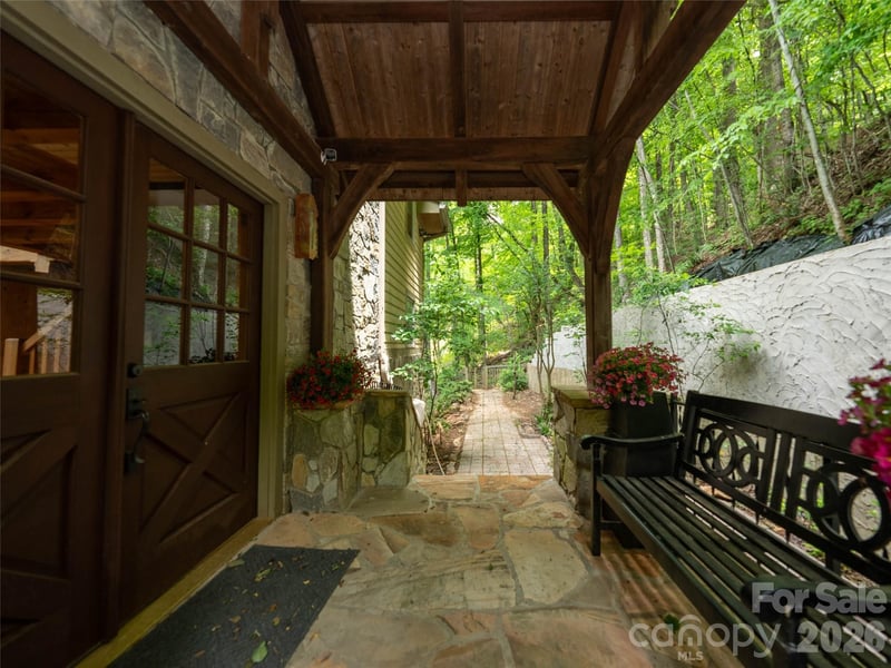 82 Red Oak Drive, Mills River, NC - 3 beds, 3.5 baths, 2,952 sqft - $699,000
