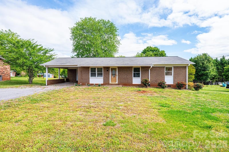 3886 Clay, Claremont, NC - 3 beds, 1 bath, 1,093 sqft - $215,000