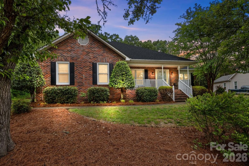 11331 Mendora, Charlotte, NC - 3 beds, 2 baths, 1,732 sqft - $395,000