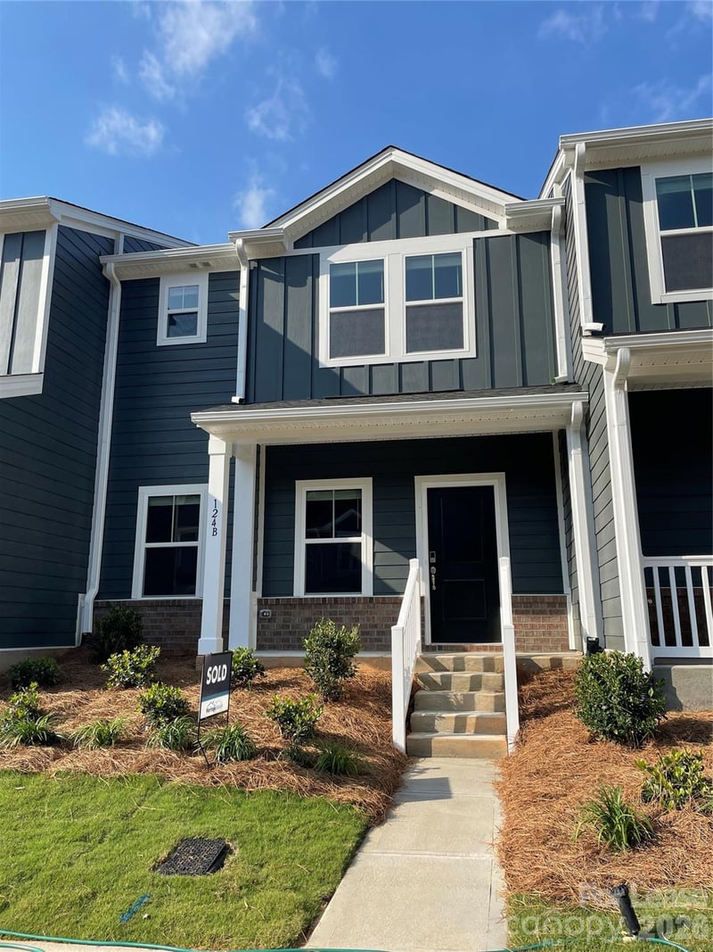 124 Utility Lane B, Mooresville, NC - 3 beds, 2.5 baths - $2,250/mo