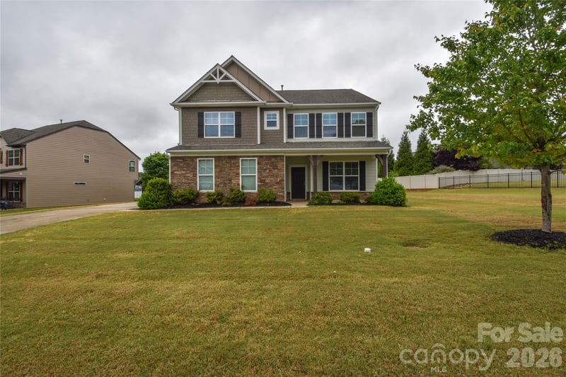 7227 Adirondack, Denver, NC - 5 beds, 4 baths, 3,038 sqft - $550,000