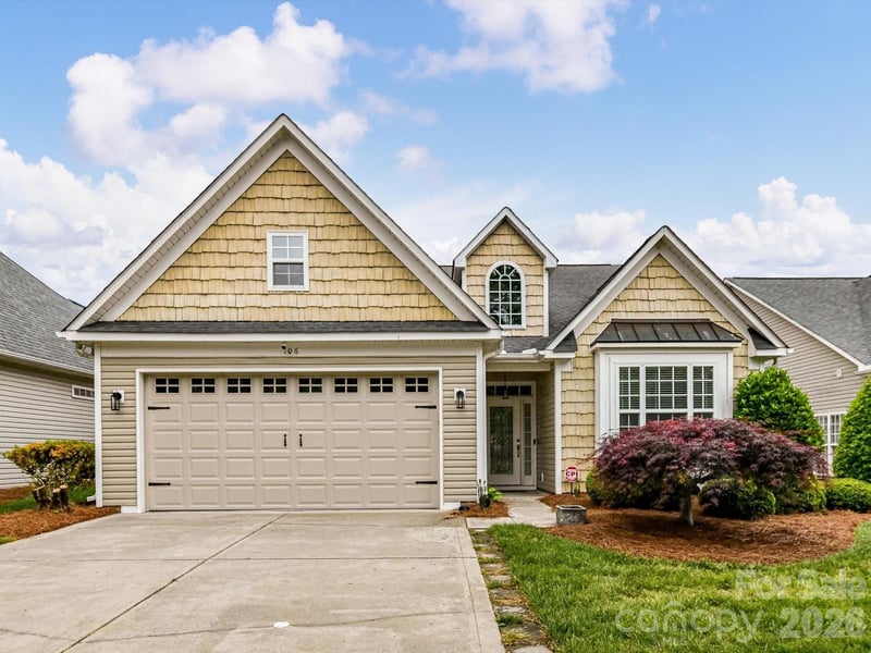106 Broadleaf, Mooresville, NC - 3 beds, 2 baths, 1,955 sqft - $410,000