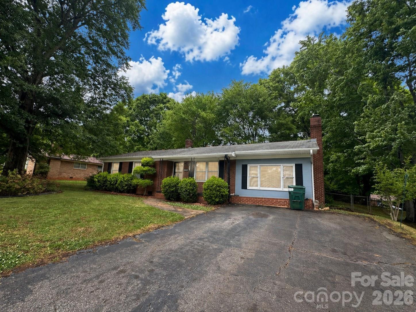 406 E L Street, Newton, NC — property listing photo