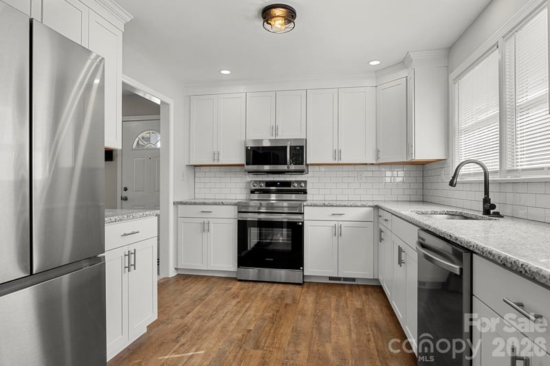 322 Holland Circle, Statesville, NC - 3 beds, 2 baths, 1,473 sqft - $264,000