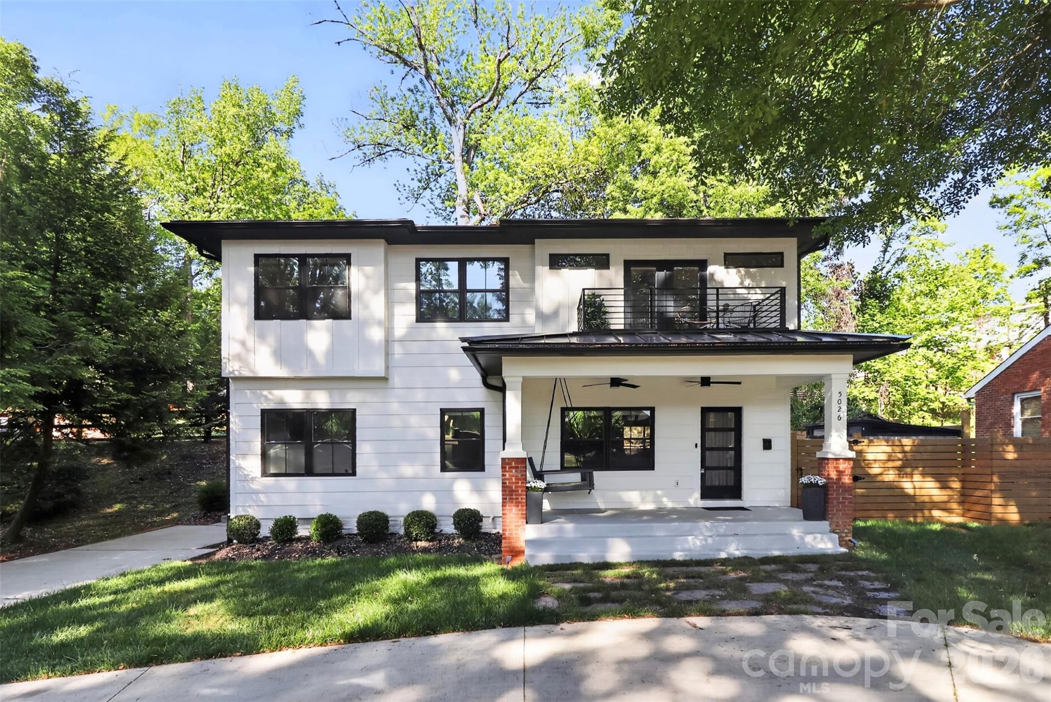 5026 Buckingham, Charlotte, NC — property listing photo 1