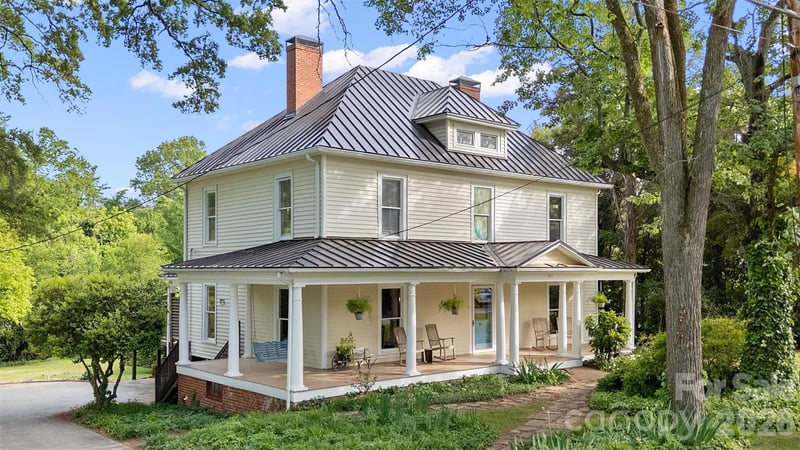 602 N Main Street, Davidson, NC - 5 beds, 2 baths, 2,793 sqft - $1,500,000