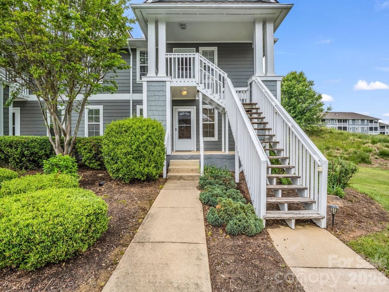 3005 Sagamore Lane, Asheville, NC - 2 beds, 2 baths, 1,003 sqft - $210,000