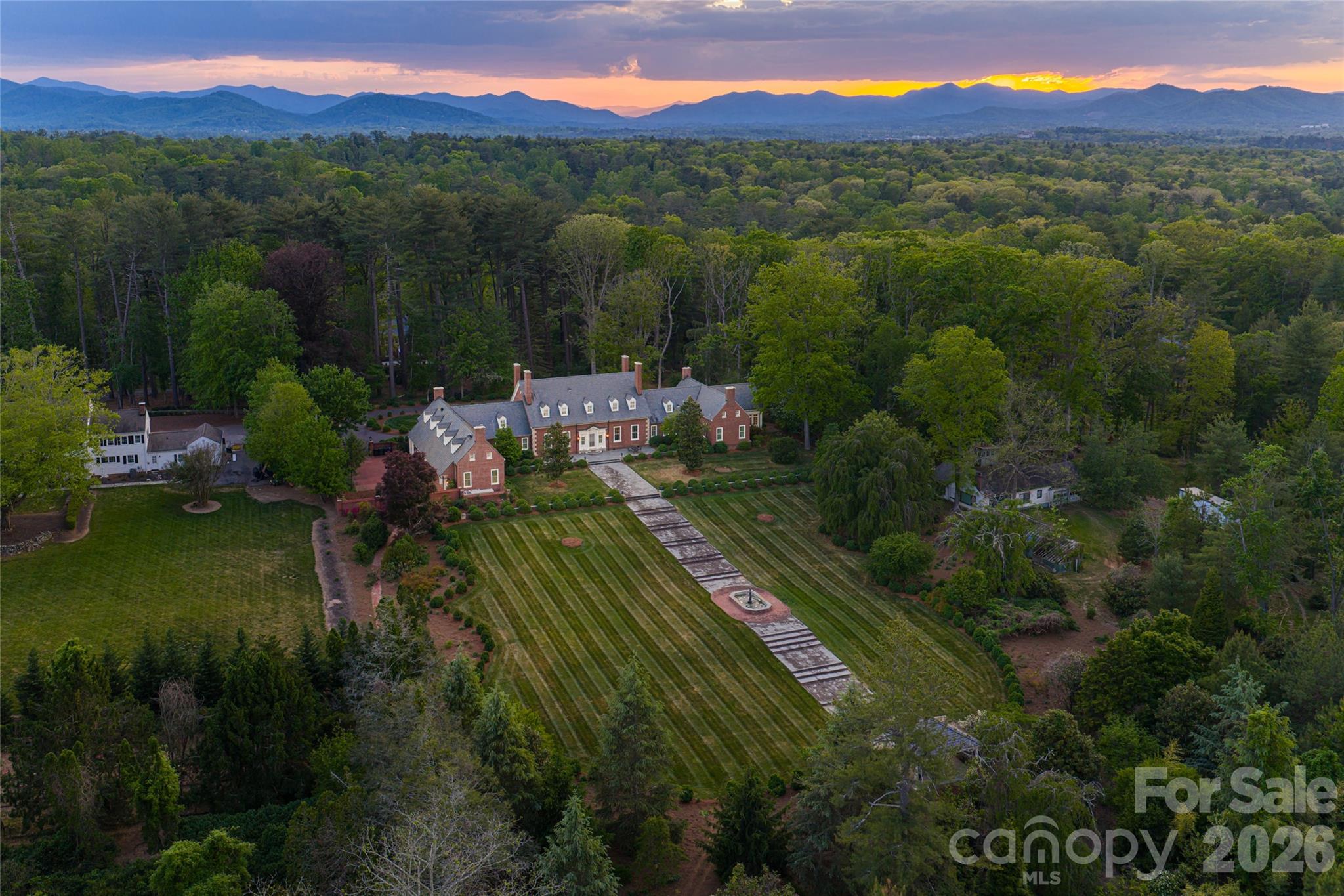 324 Vanderbilt Road, Asheville, NC. property listing photo
