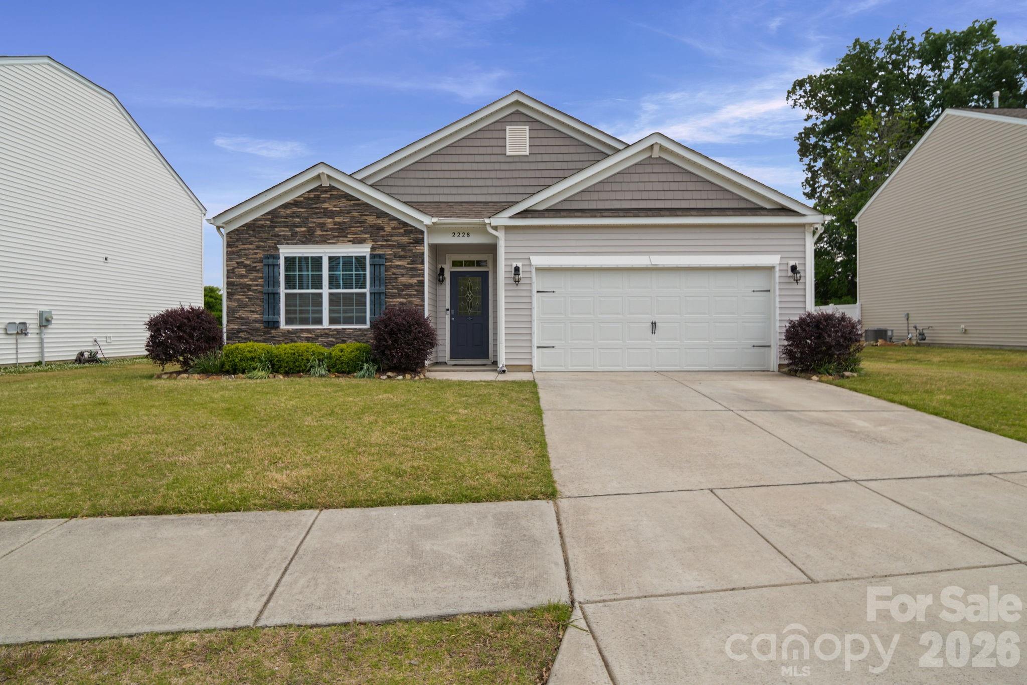 2228 Apple Glen Lane, Charlotte, NC. property listing photo